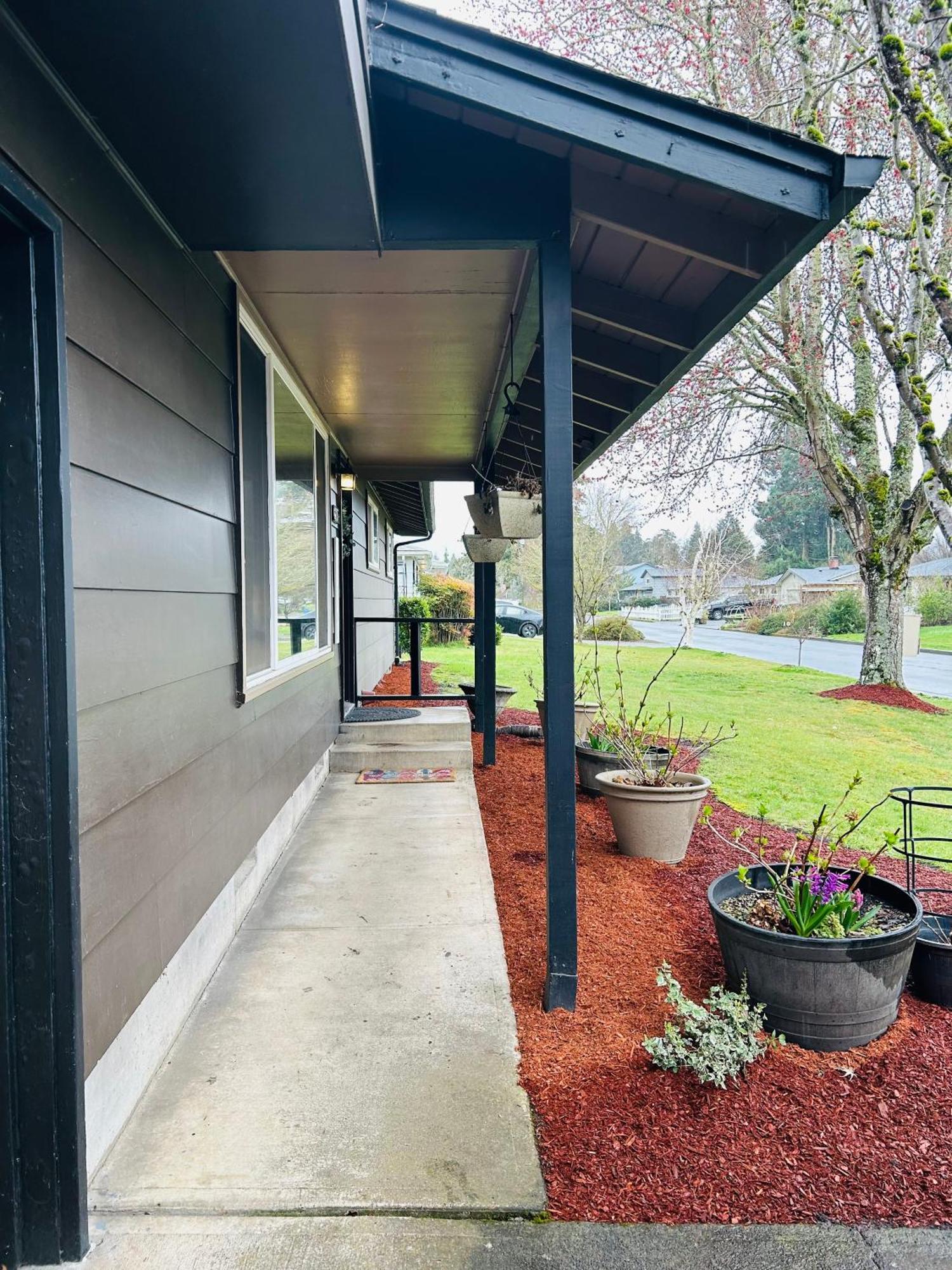 Emerald City 3 Bedroom 1 Bath Home Eugene Exterior photo